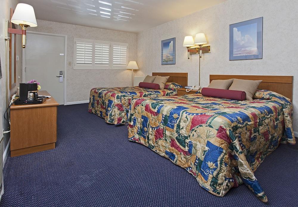 Townhouse Motel photo 4