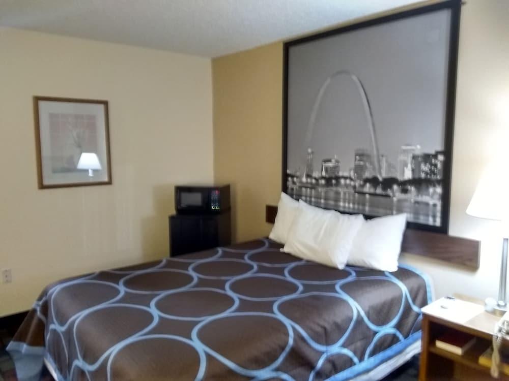 Super 8 by Wyndham Boonville photo 2