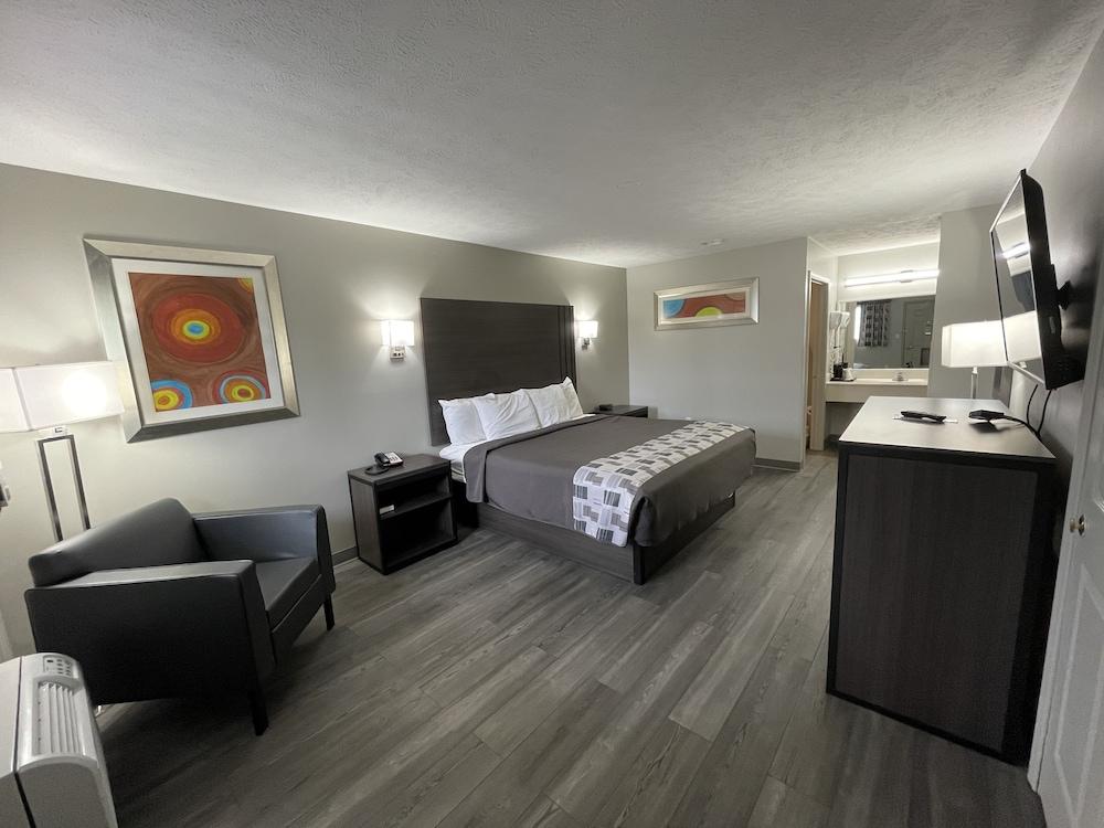 Embassy Inn photo 9