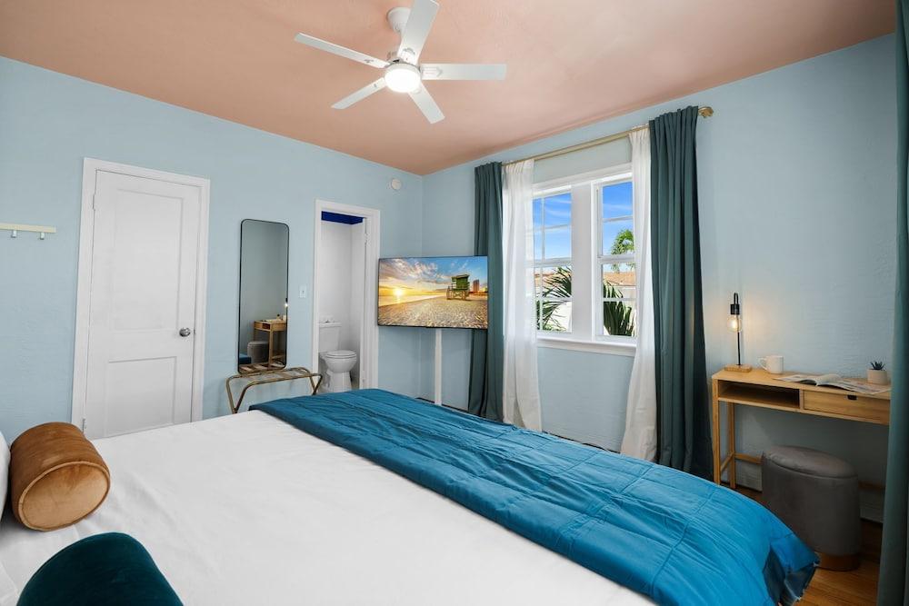 Blue Flamingo Suites photo 88