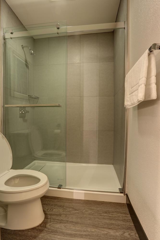 GreenTree Pasadena Inn photo 4