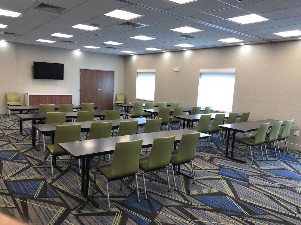 Holiday Inn Express & Suites Hannibal - Medical Center by IHG photo 26