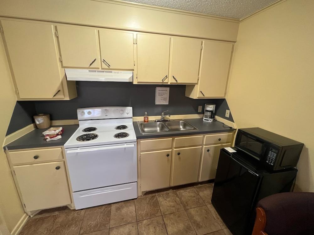 Yellow Diamond Inn photo 39