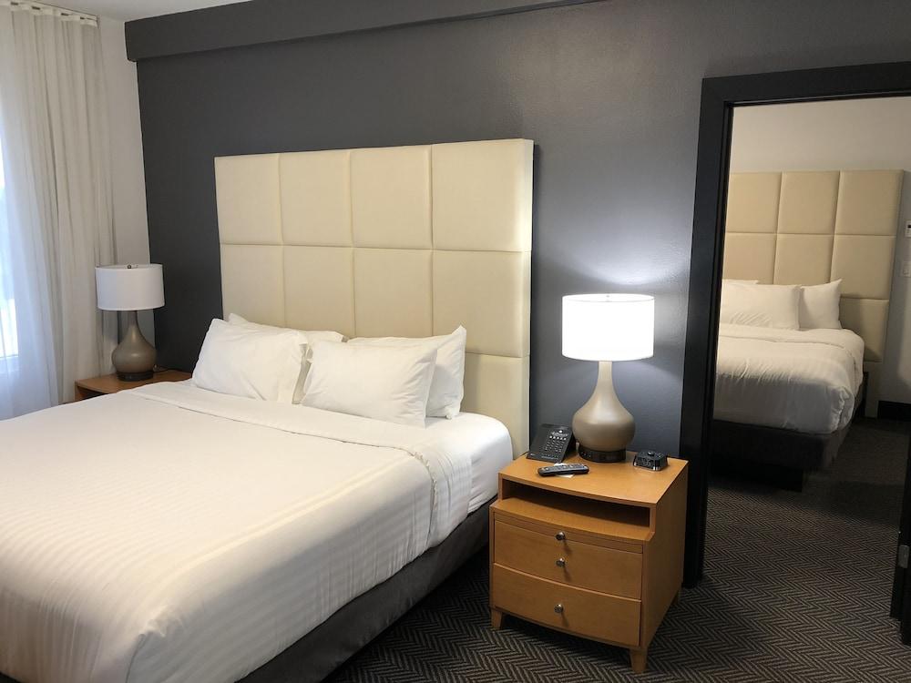 Streamline Hotel photo 19