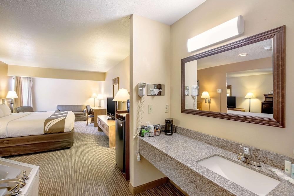 Quality Inn - Storm Lake photo 16