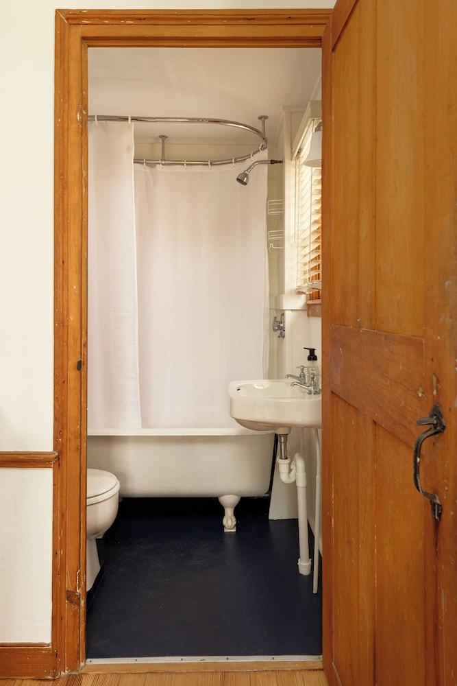 Sawyer House photo 23
