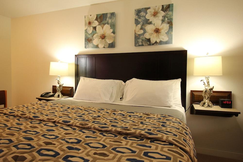 Mariner's Cove Inn photo 65