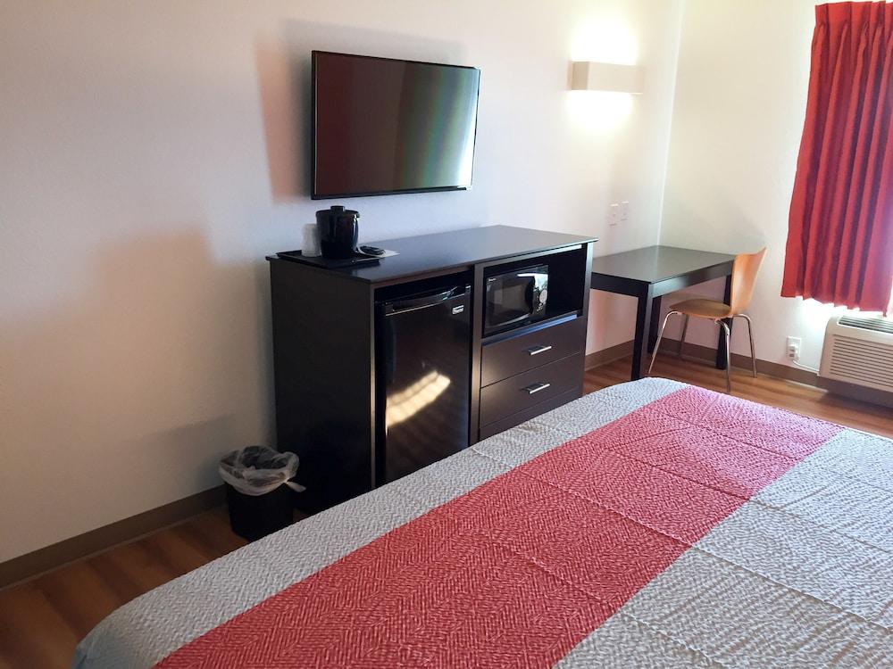 Motel 6 Peoria, IL photo 12
