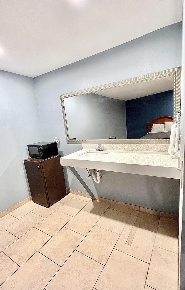 Texas Inn McAllen photo 2