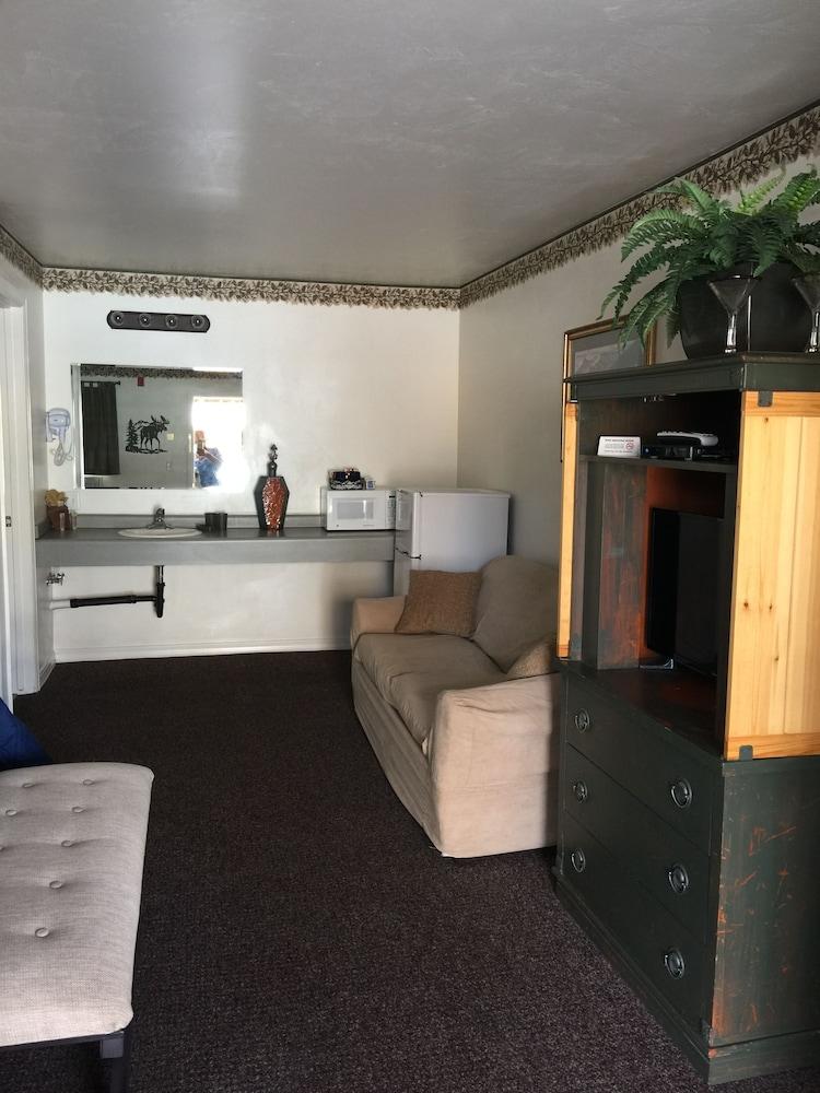Rustic Inn Motel photo 75