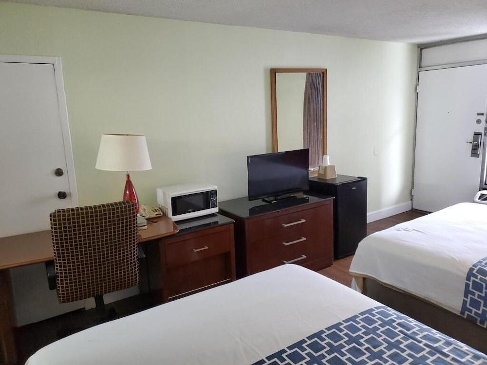 Econo Inn photo 4