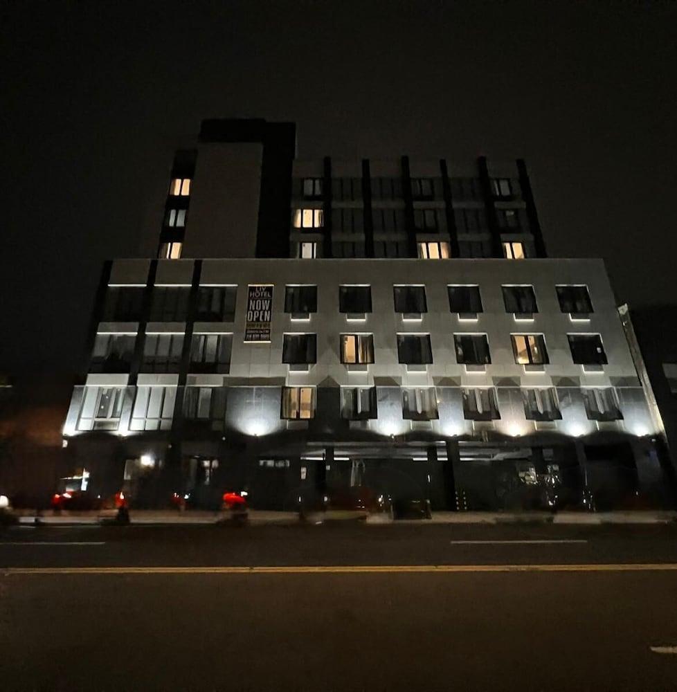 LIV Hotel Bronx - Newly Built photo 4