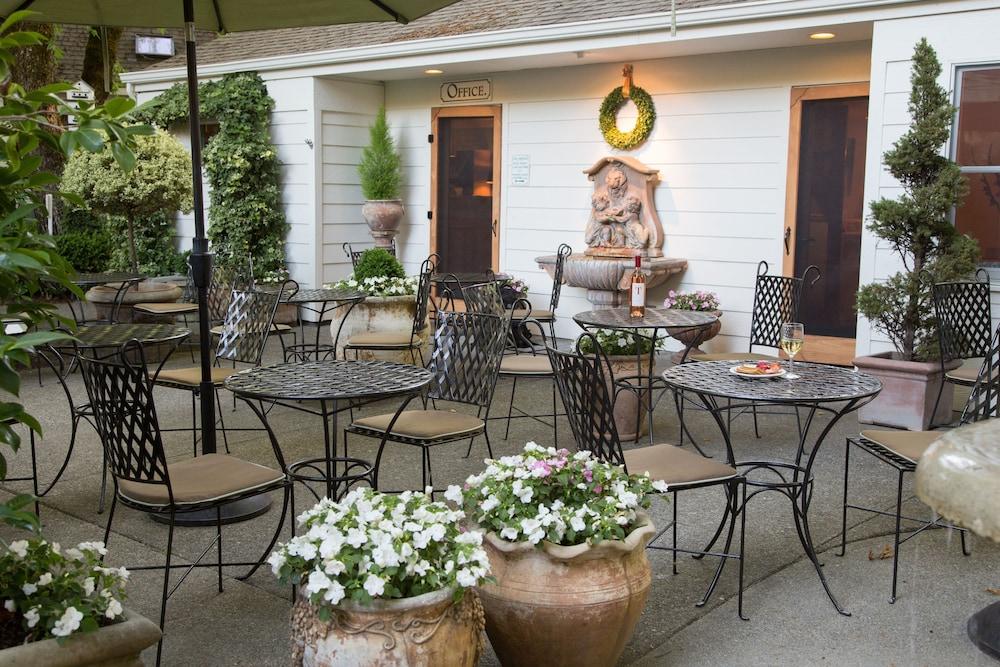 Cottage Grove Inn photo 61