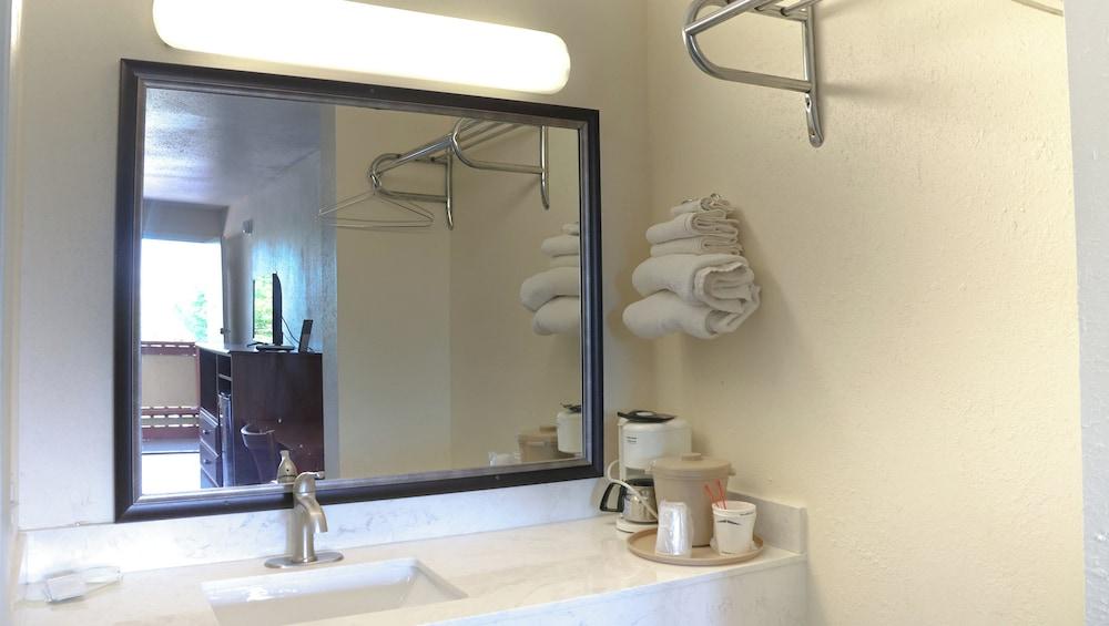Chippewa Motel photo 8