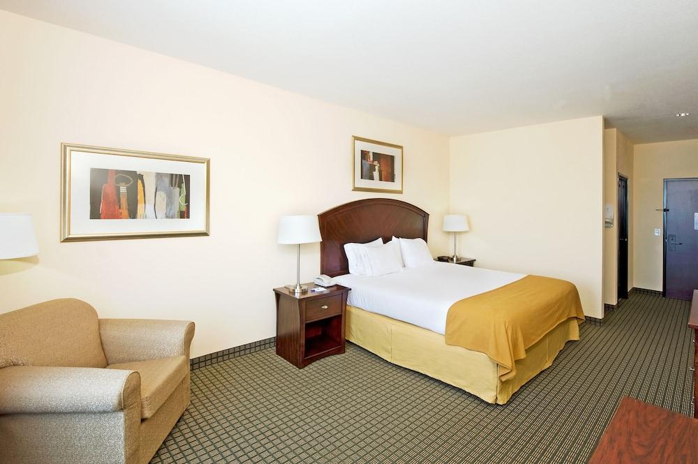 Holiday Inn Express & Suites Willcox by IHG photo 8