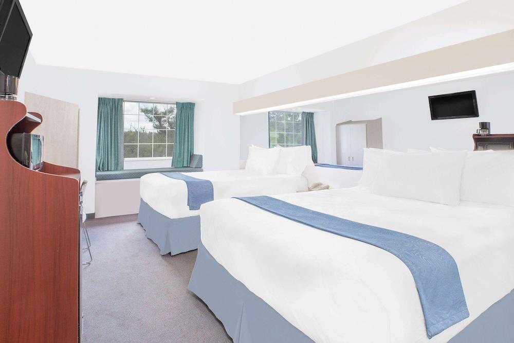 Microtel Inn by Wyndham Broken Bow photo 19