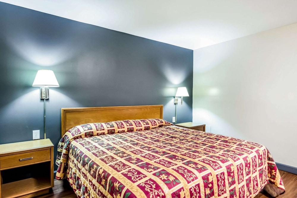 Rodeway Inn Richmond South photo 11