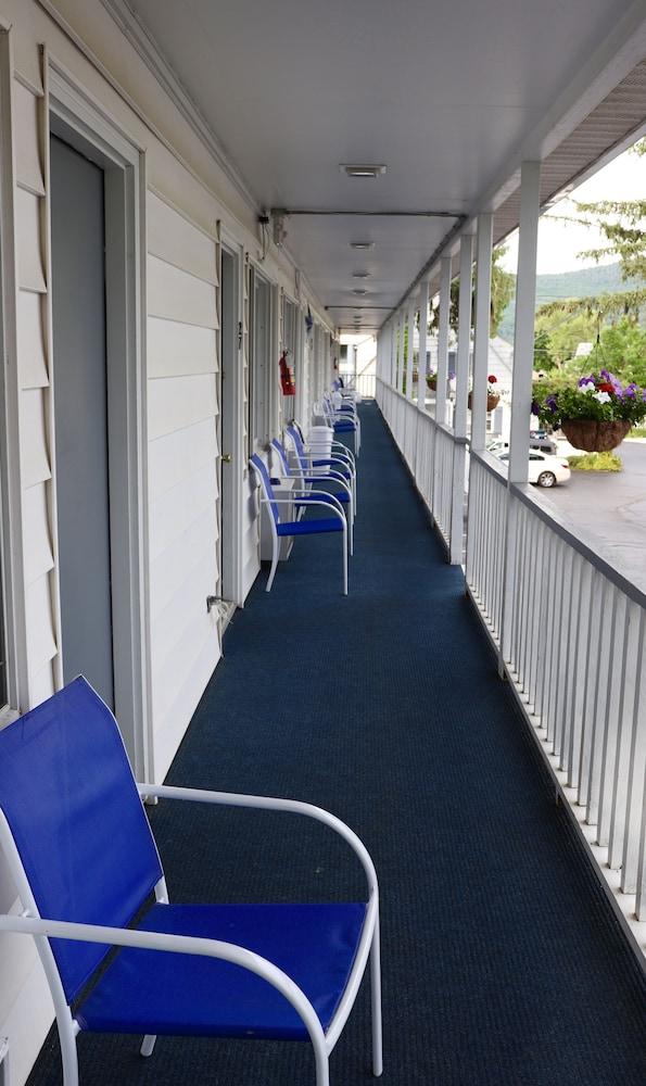 Admiral Motel photo 36