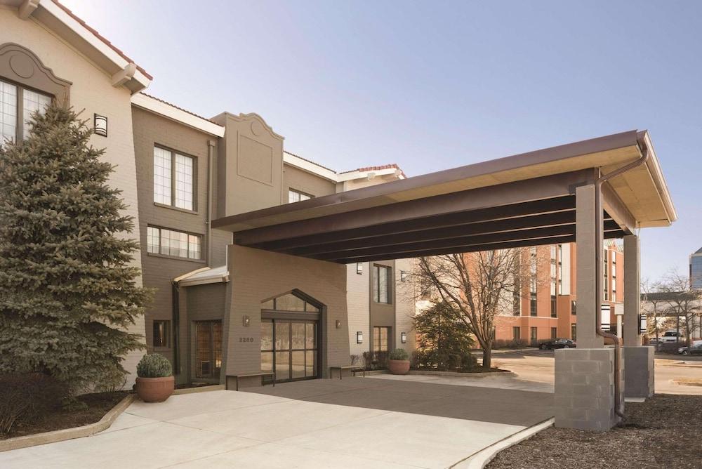 Country Inn & Suites by Radisson, Hoffman Estates, IL photo 27