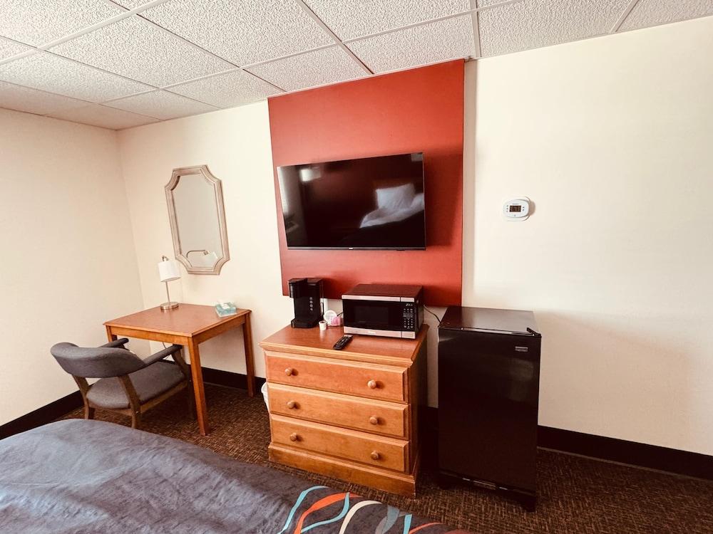 Red Rock Hotel & Suites photo 3