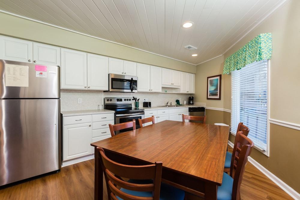 Country Club Villas photo 22