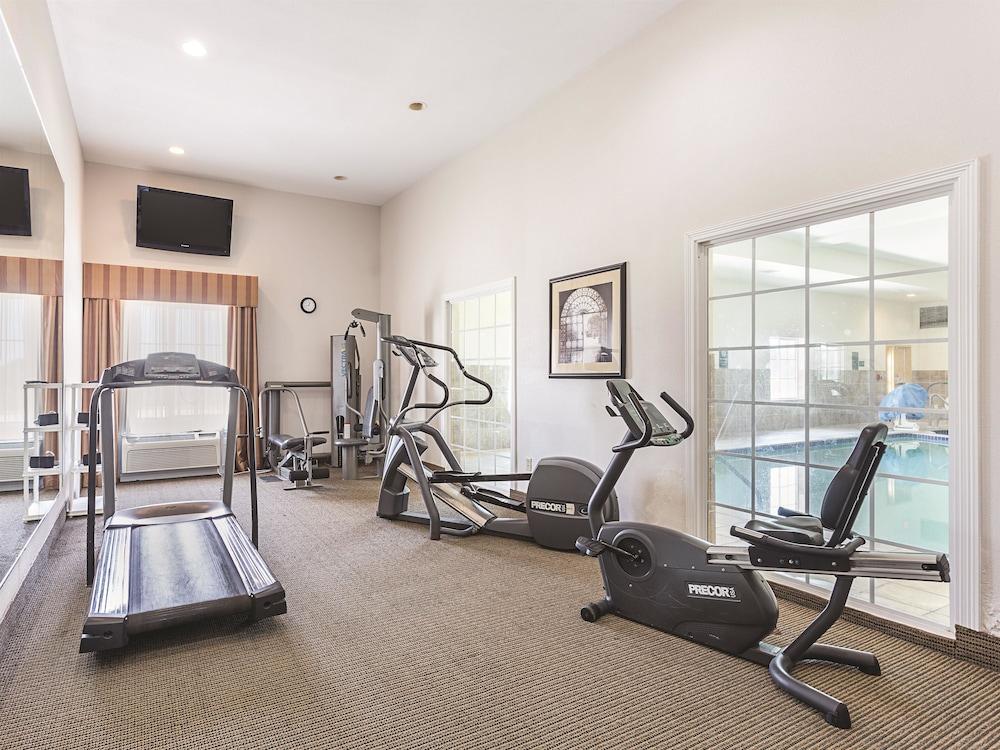Baymont by Wyndham Brenham photo 45