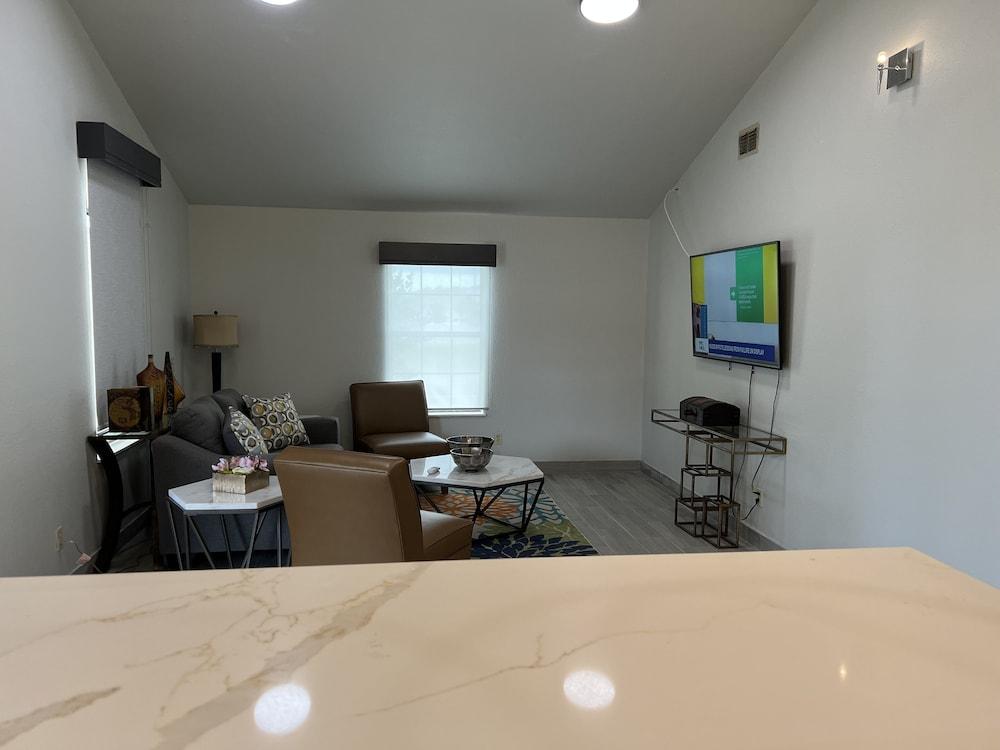 Garden Inn & Suite photo 4