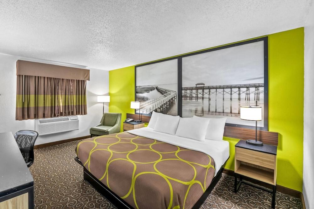 Super 8 by Wyndham Franklin photo 18