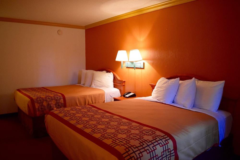 Snelling Motel photo 17