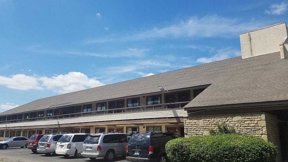 American Value Inn photo 1