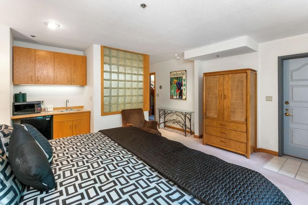 Christiania Condos - CoralTree Residence Collection photo 25