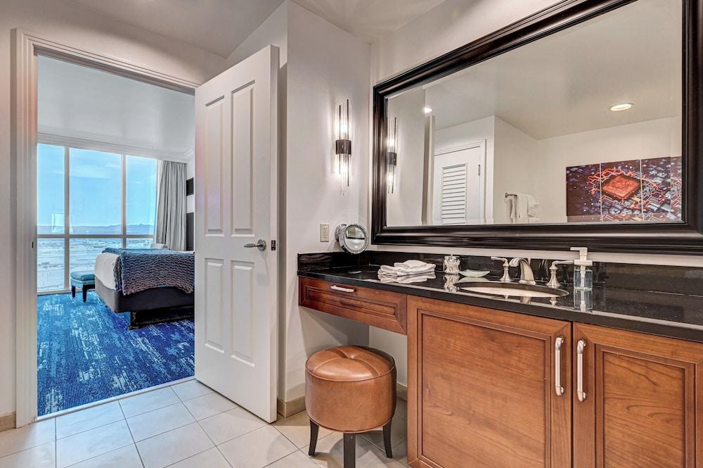 Suite Hub LV at Signature Sphere View photo 32