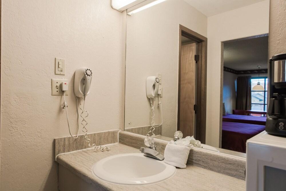 Mountain House Inn photo 28
