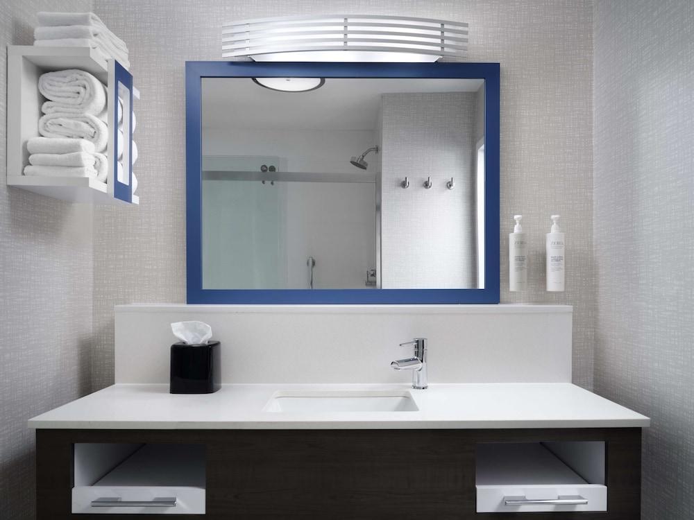 Hampton Inn & Suites Dallas-DFW ARPT W-SH 183 Hurst photo 22
