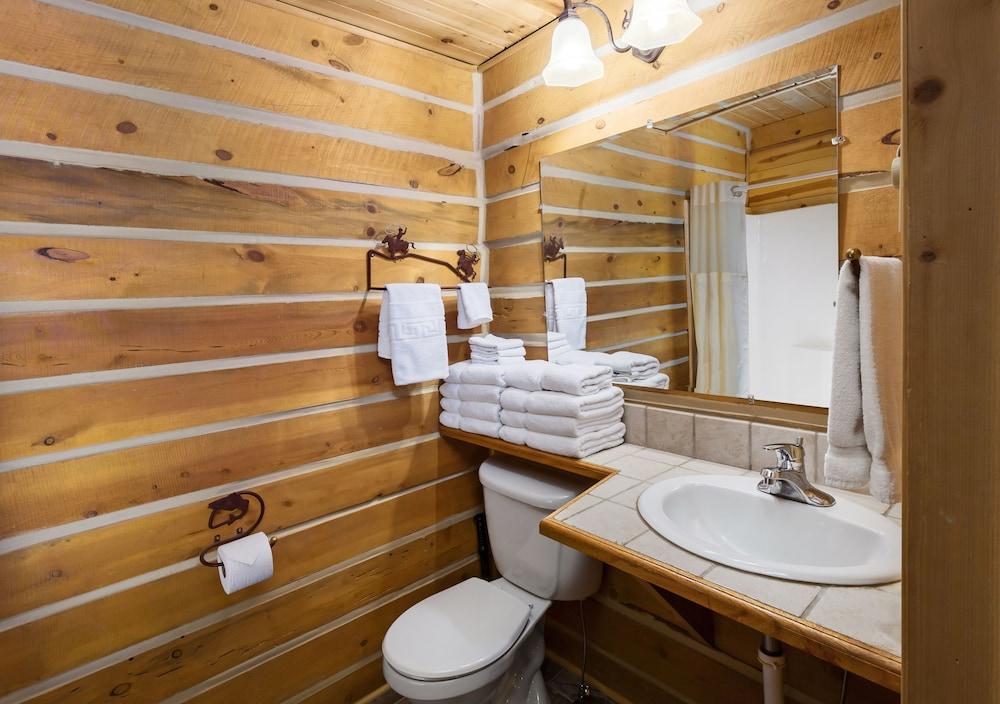 Rock Crest Lodge And Cabins photo 35
