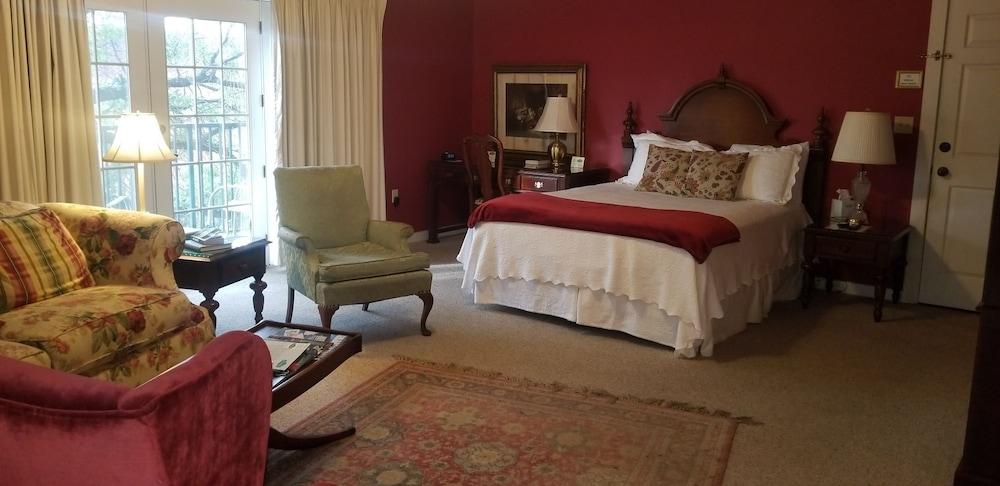 Downtown Guest Quarters Hotel photo 44