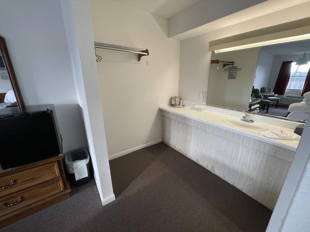 Scottish Inns Osage Beach photo 7