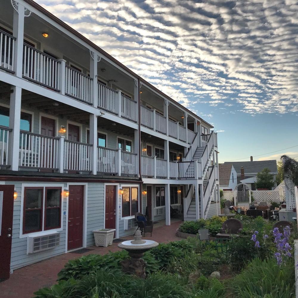 MV Surfside Hotel photo 23