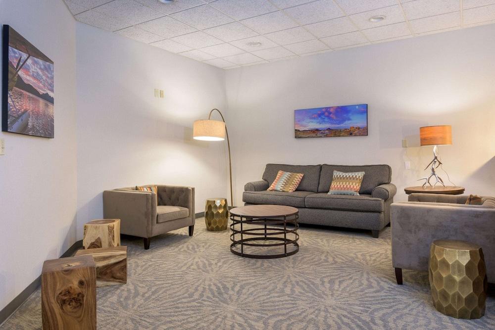 Ramada by Wyndham Boise photo 5