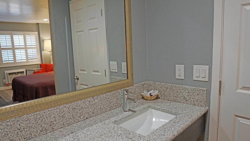 Del Mar Motel photo 15