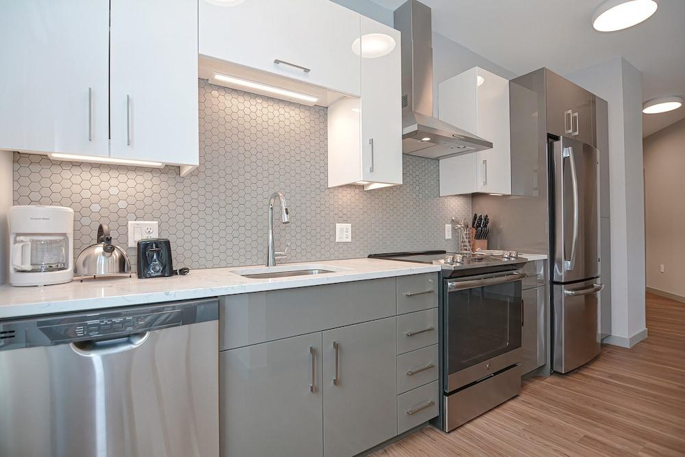 Global Luxury Suites Downtown Providence photo 44