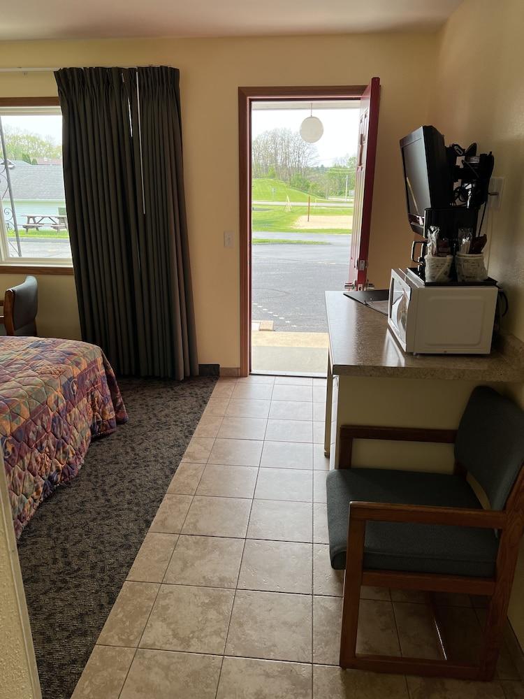 All Star Inn & Suites photo 25