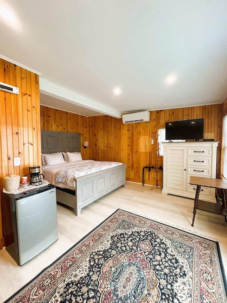 Hotel Pemaquid photo 2