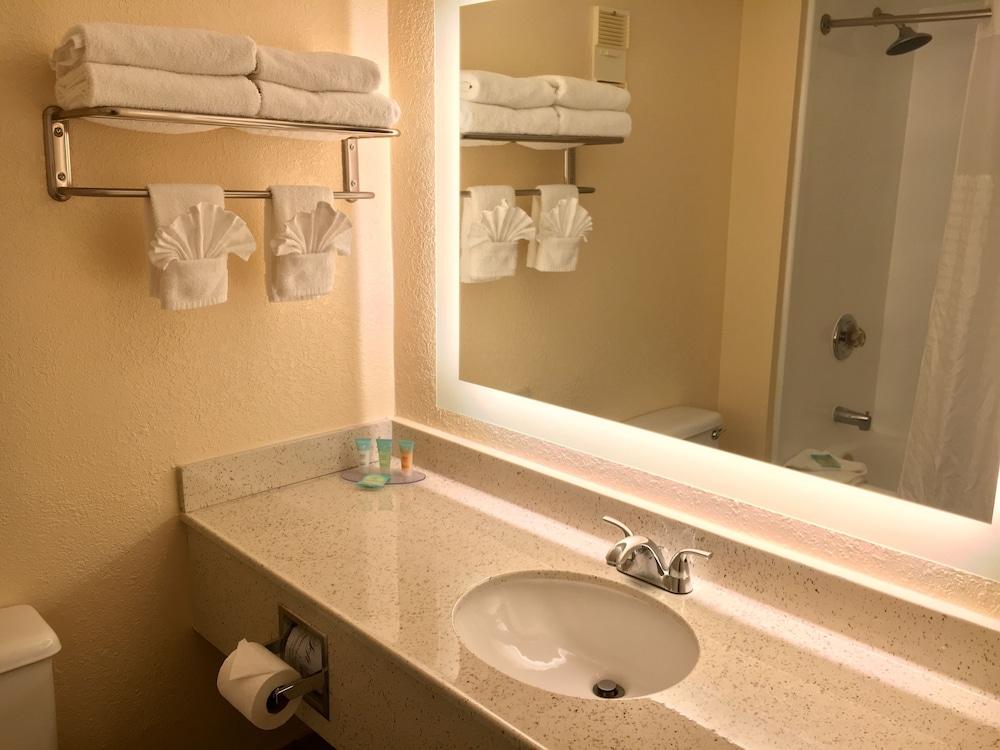 B&B Hotel Orlando International Drive Near Universal - Newly Renovated! photo 29