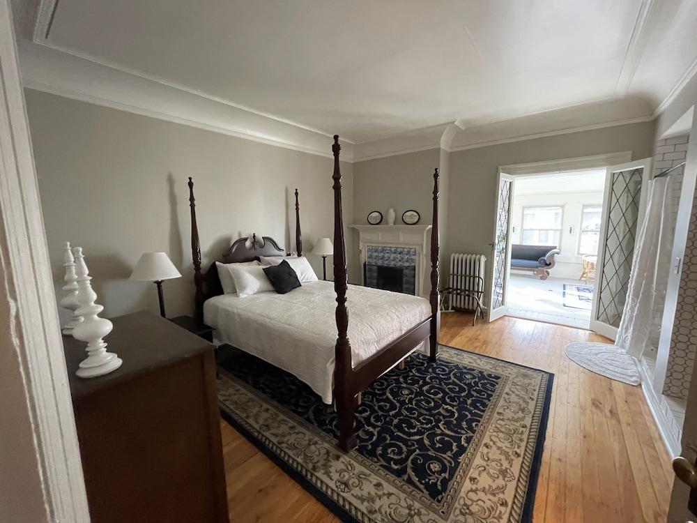 Offutt Manor photo 7