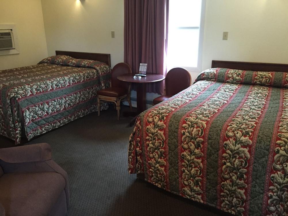 Double A Motel photo 23