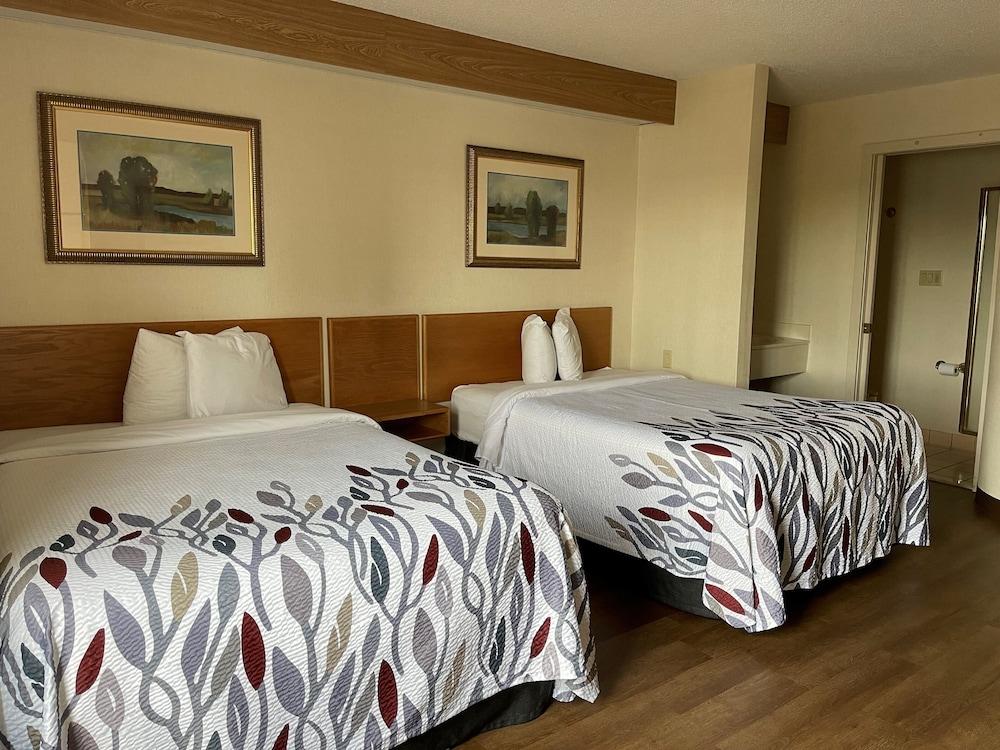 Red Roof Inn Branson photo 18