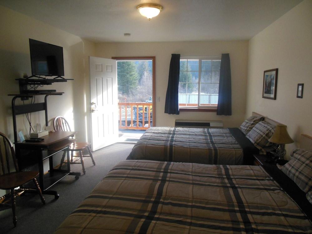 Clark Fork Lodge photo 5