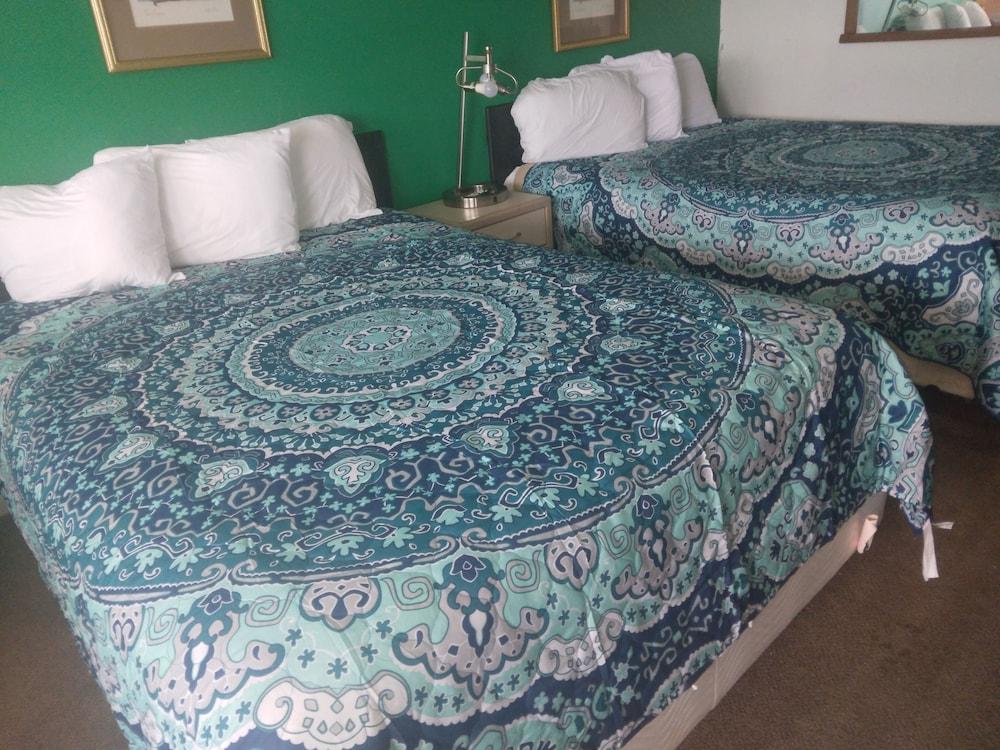 Capri Motel photo 47