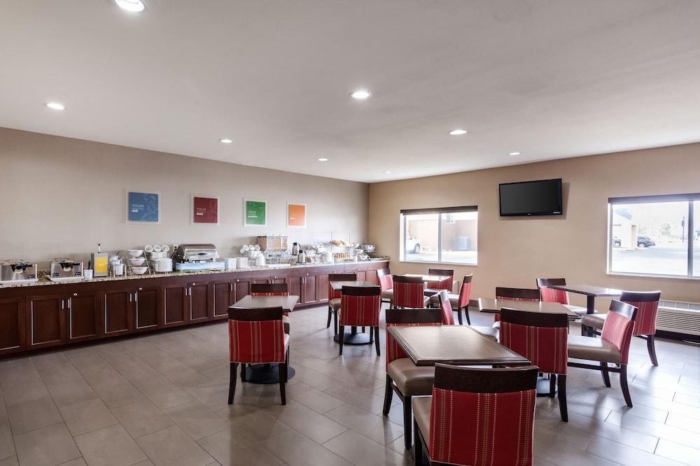 Comfort Suites Lincoln North photo 36